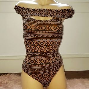 Express camel / black off shoulder bodysuit xs